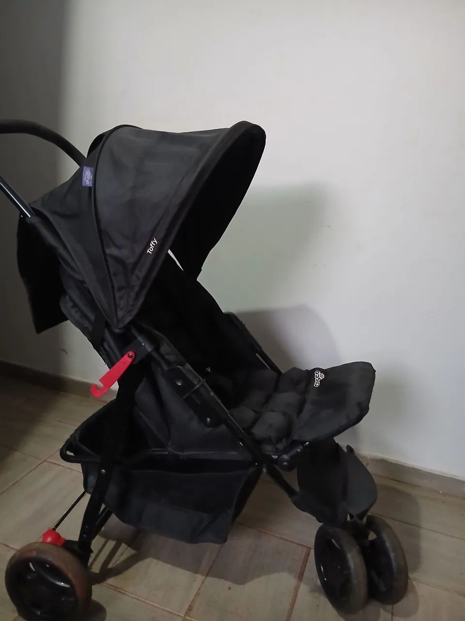 Carrinho de Bebê Cosco Toffy 3 Rodas Preto