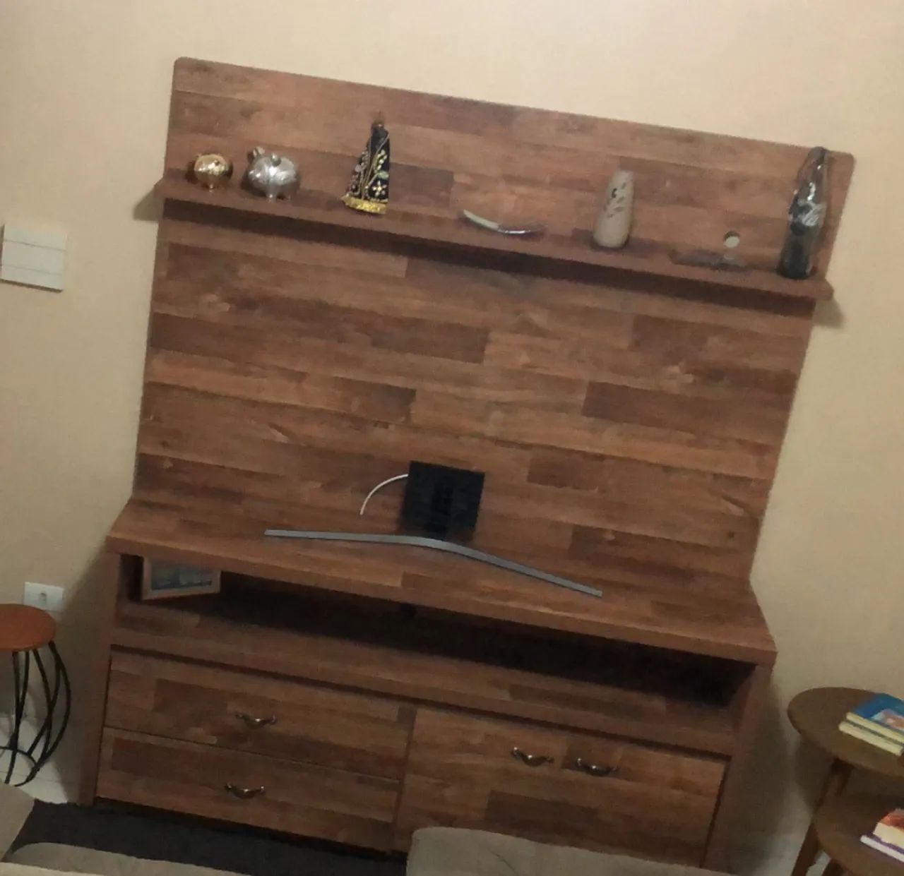 Rack com Painel em madeira maciça 