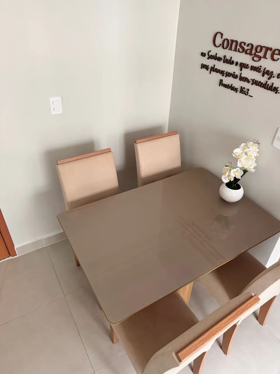 Mesa nova com 4cadeiras  - Foto 3