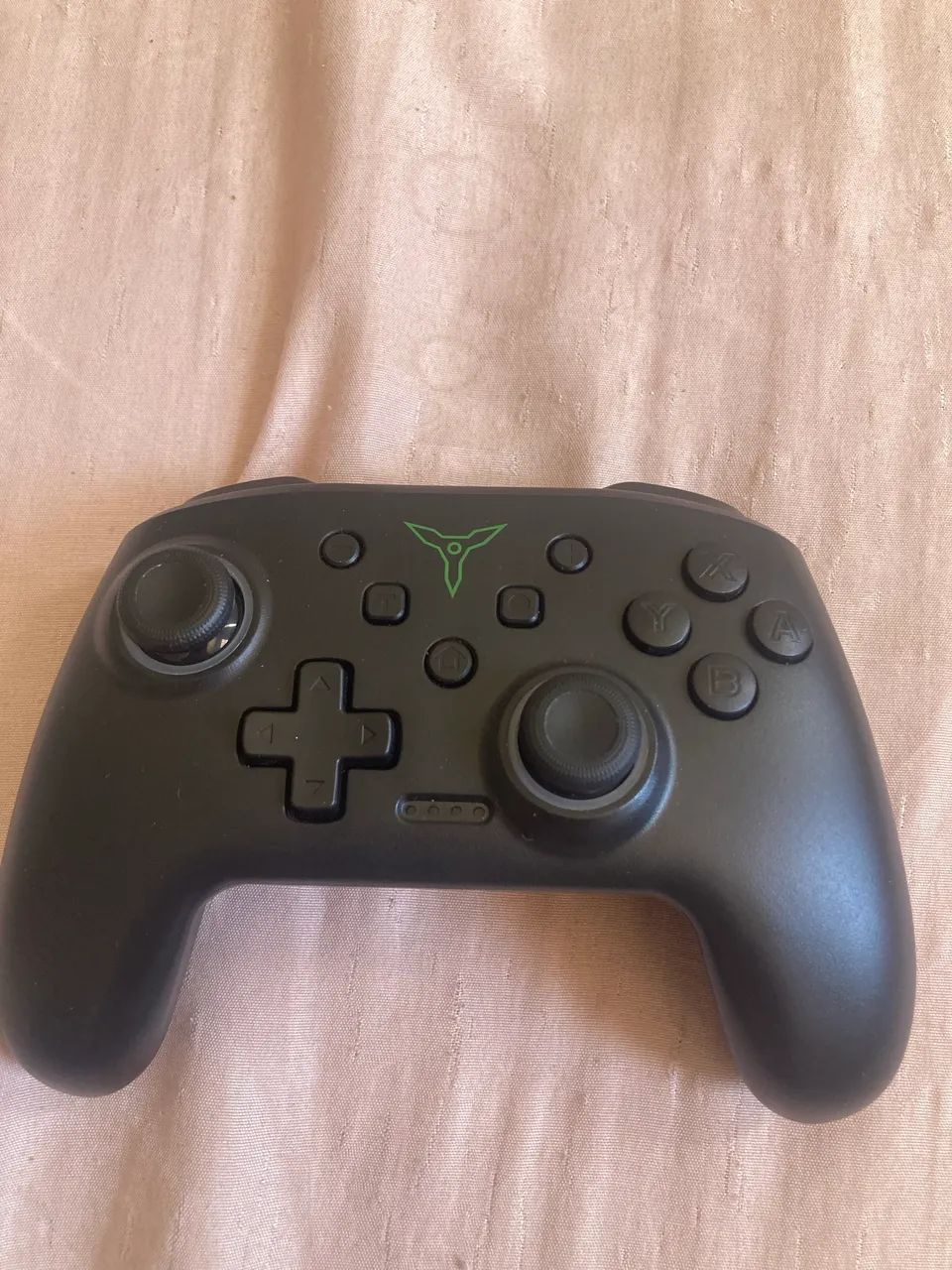 Controle de vídeo game e Celular