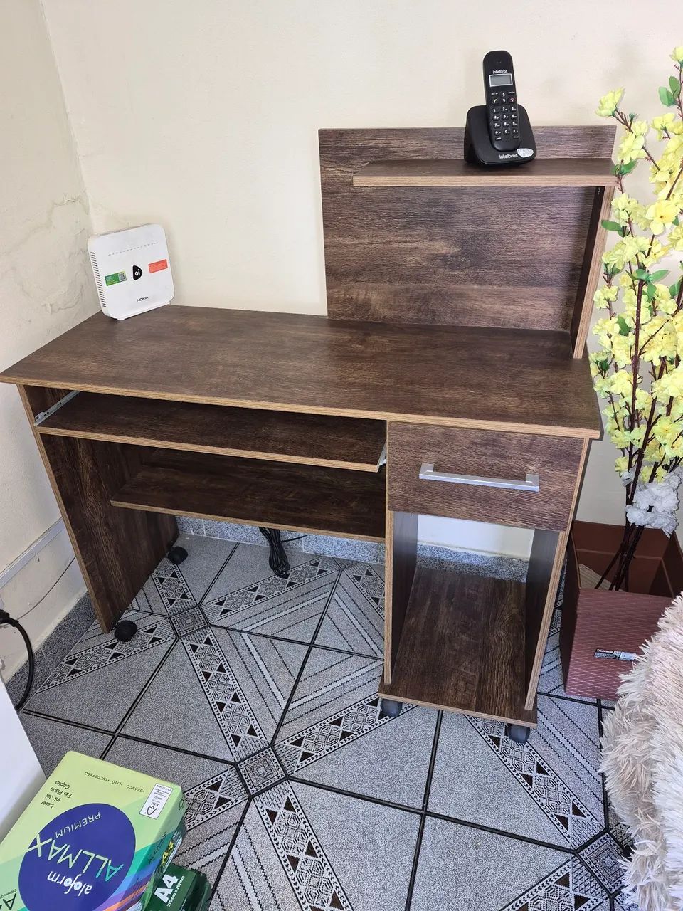 Mesa de computador bem nova!! - Foto 2
