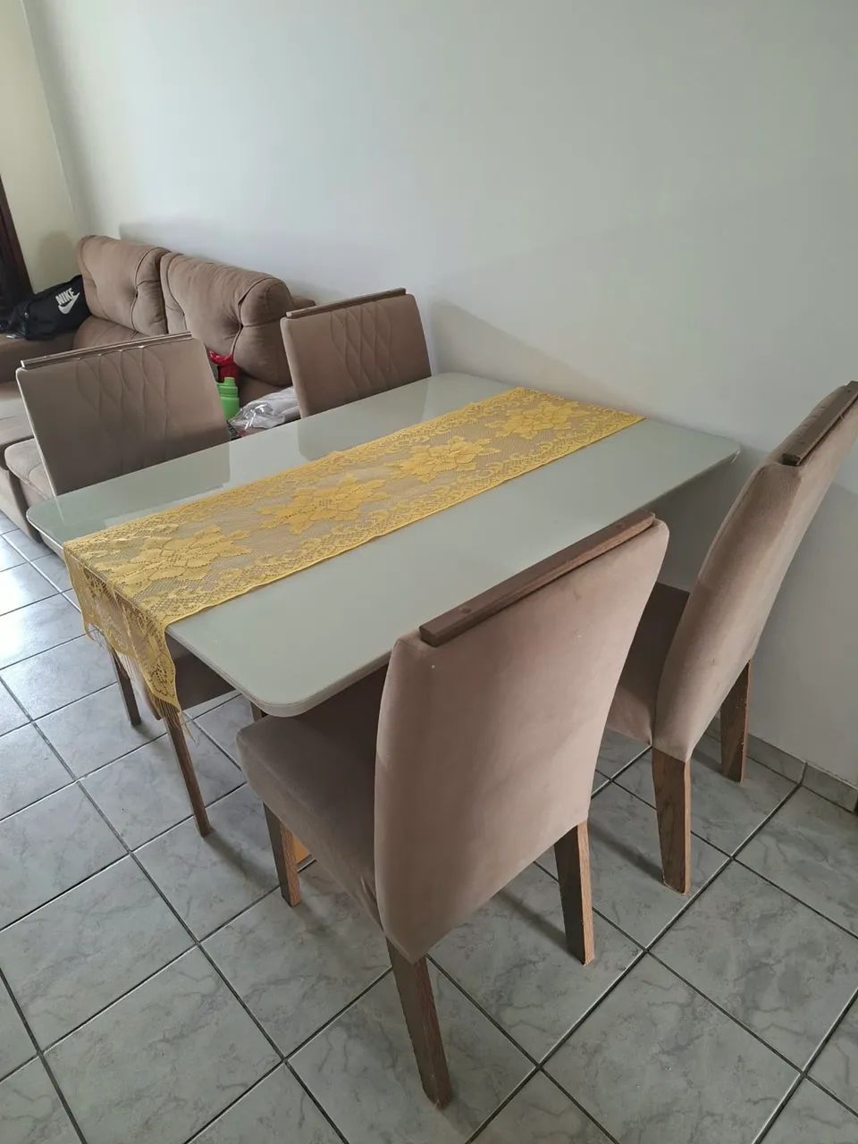 Mesa de Jantar 4 cadeiras 