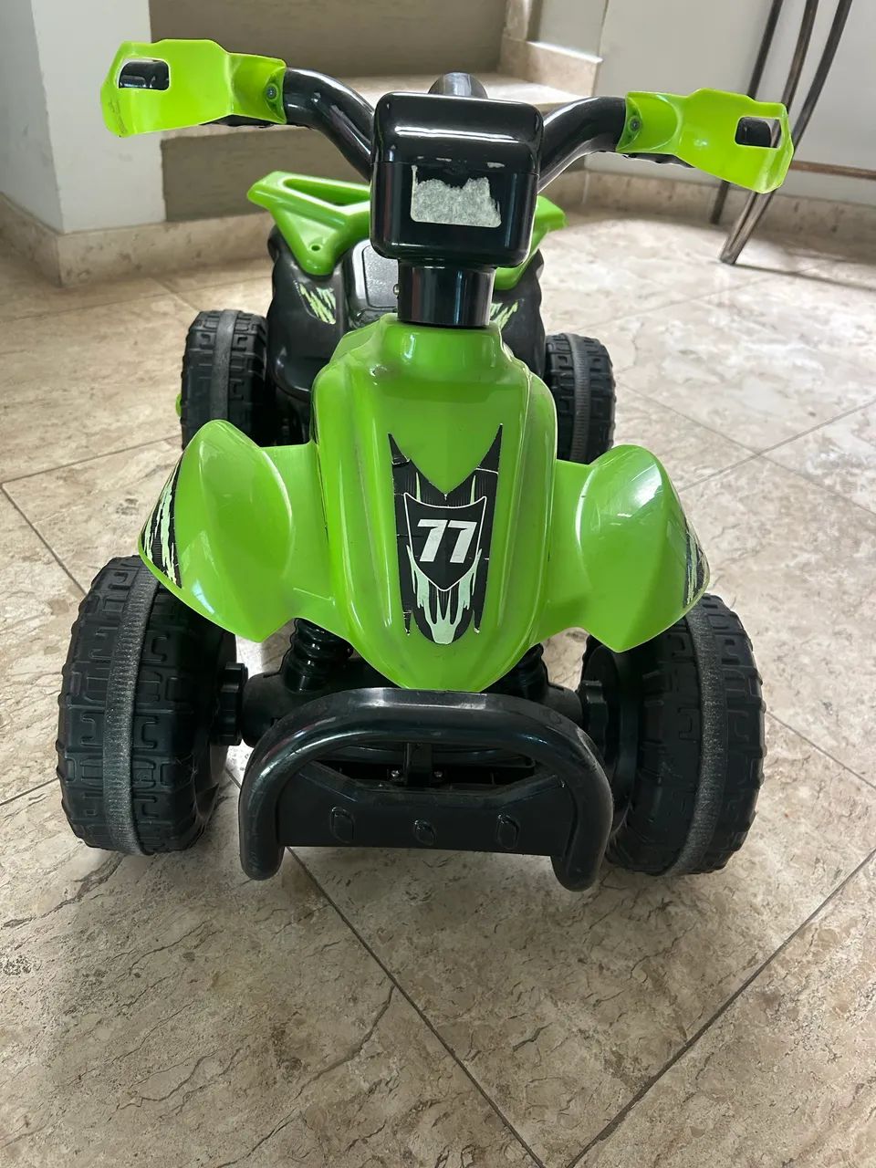 Quadriciclo elétrico infantil 