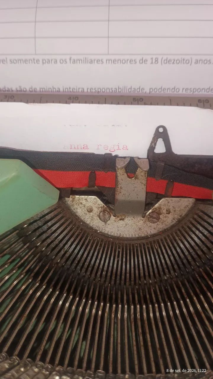 Máquina d escrever clássica - Foto 3