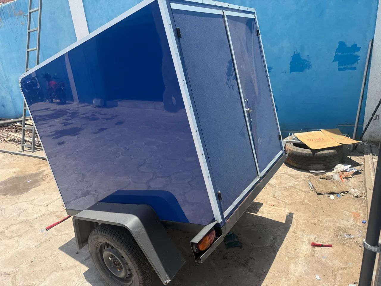 Vende-se reboque para carro 