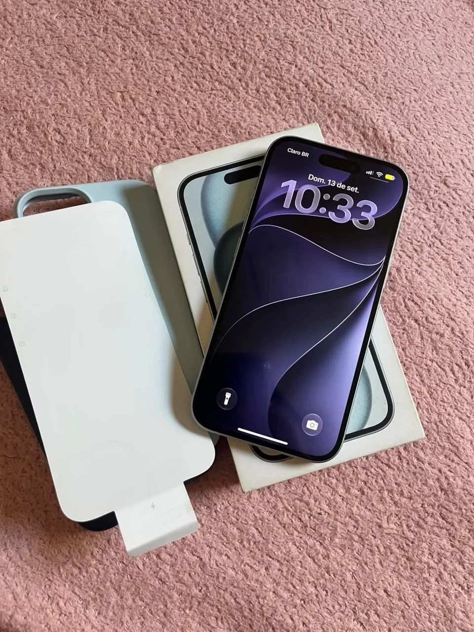iPhone 15 bem conservado 