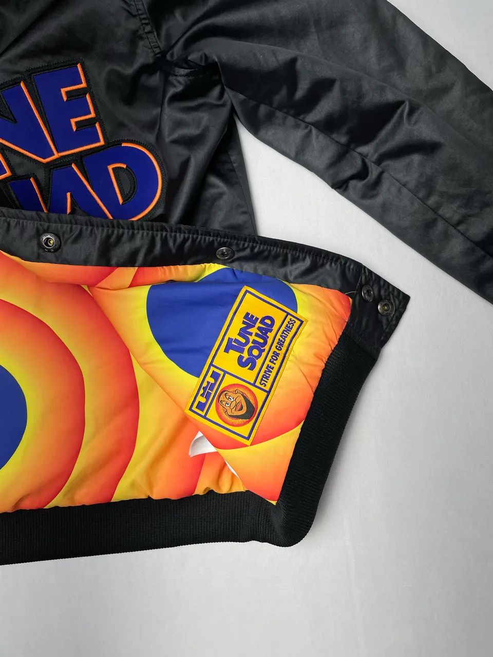 Jaqueta Nike x Space Jam 2  - Foto 5