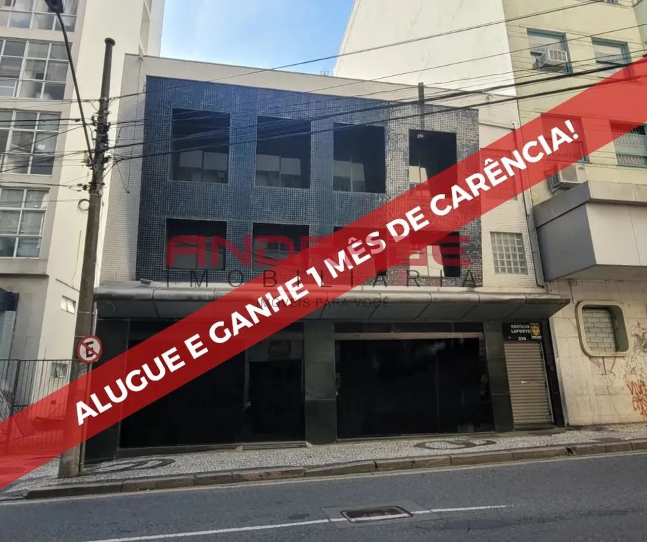 Sala para alugar no Centro de Curitiba com 128m² - SA0008-AND