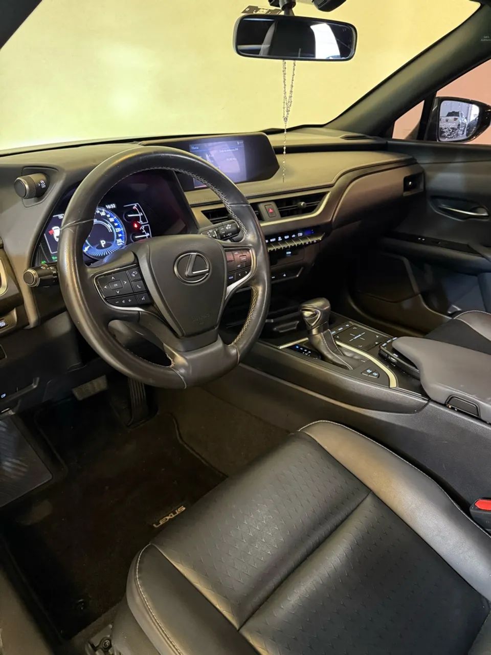 Lexus UX-250h Dynamic 2.0 16V Aut.(hybrid), foto 7 de 10