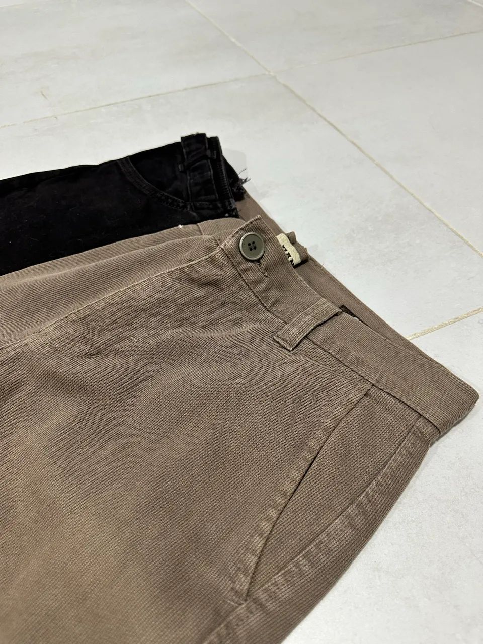 Calça Bicolor Split Leg Custom Patchwork - Preto E Marrom Com Jeans Raw Hem Y2K - Foto 2