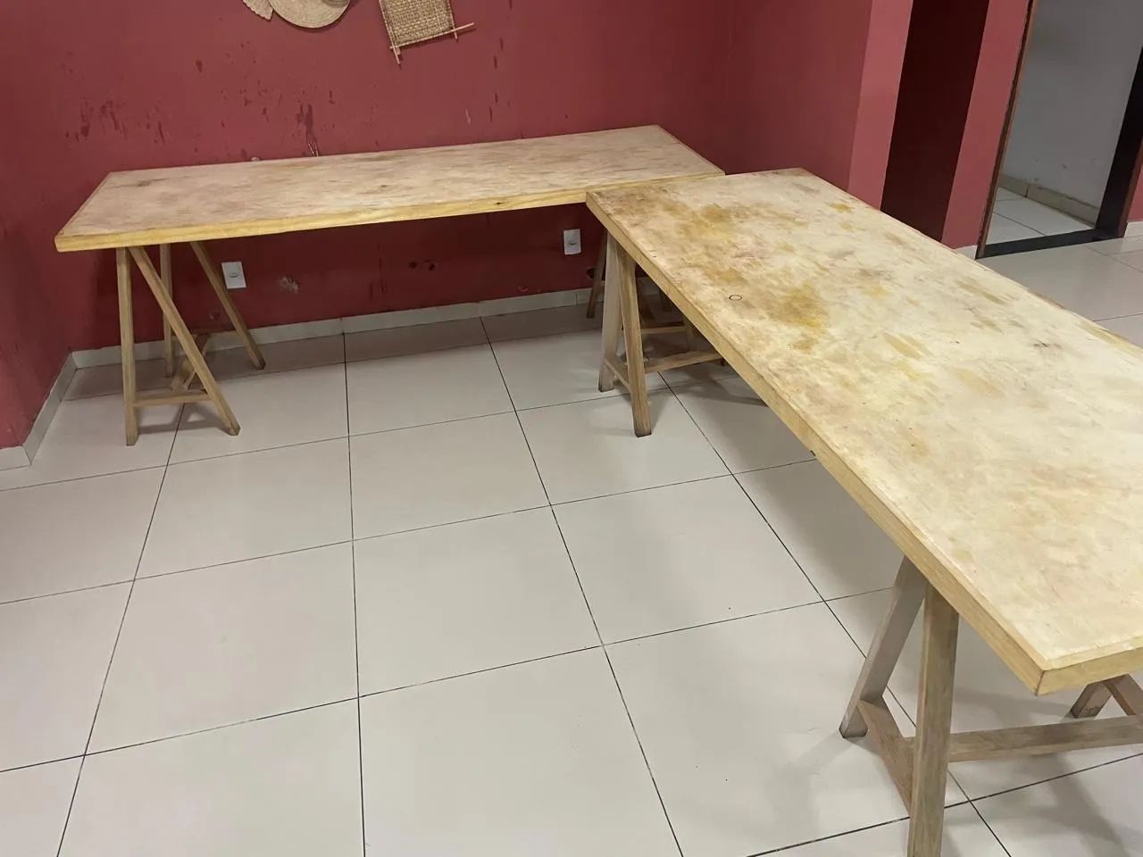 Mesa com tampão de madeira  - Foto 2
