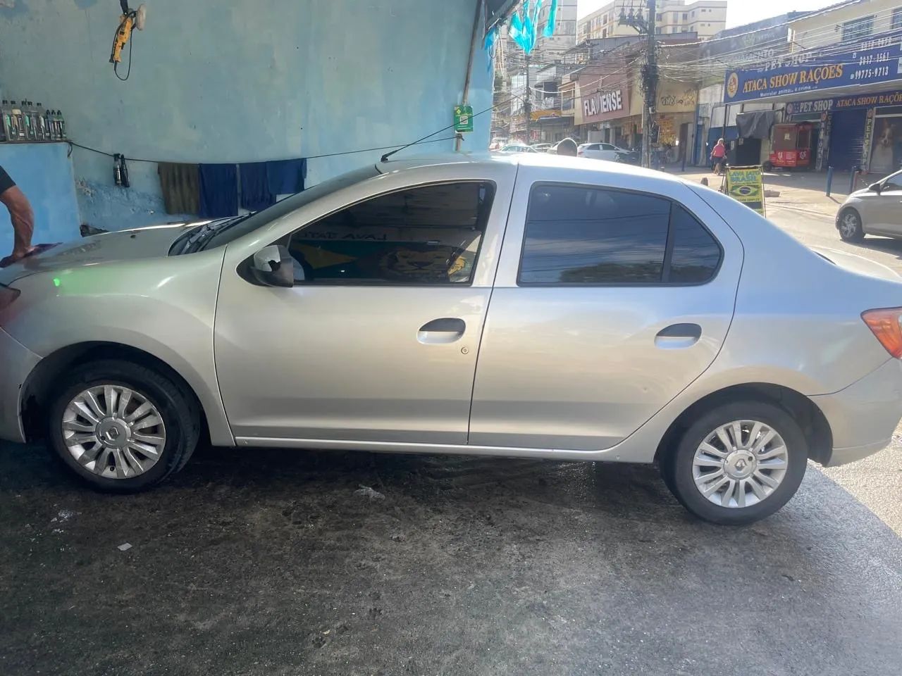 Renault Logan LOGAN Authentique Hi-Flex 1.0 16V 4p 2016