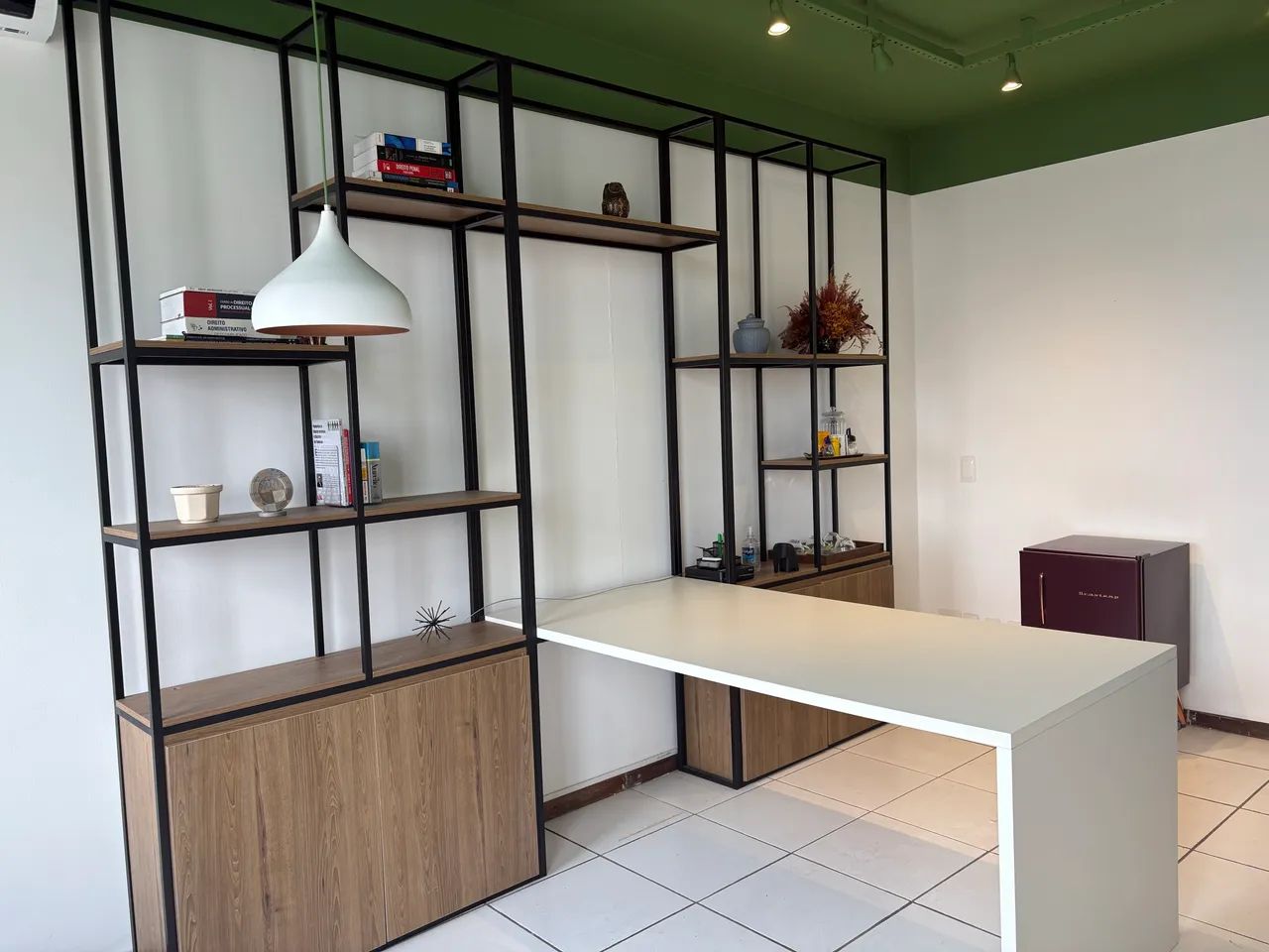 Estante com mesa embutida  - Foto 3