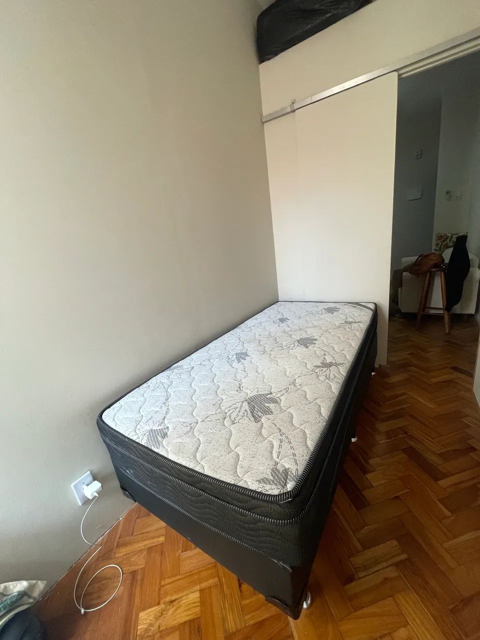 Cama completa - Box, colchão e cabeceira  - Foto 2