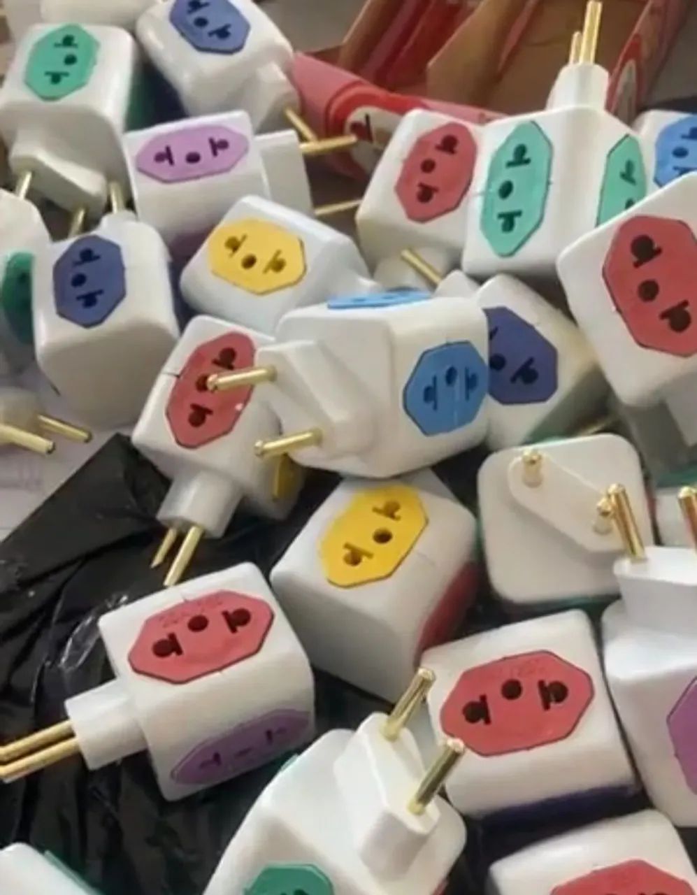 Adaptador de tomada - Foto 2