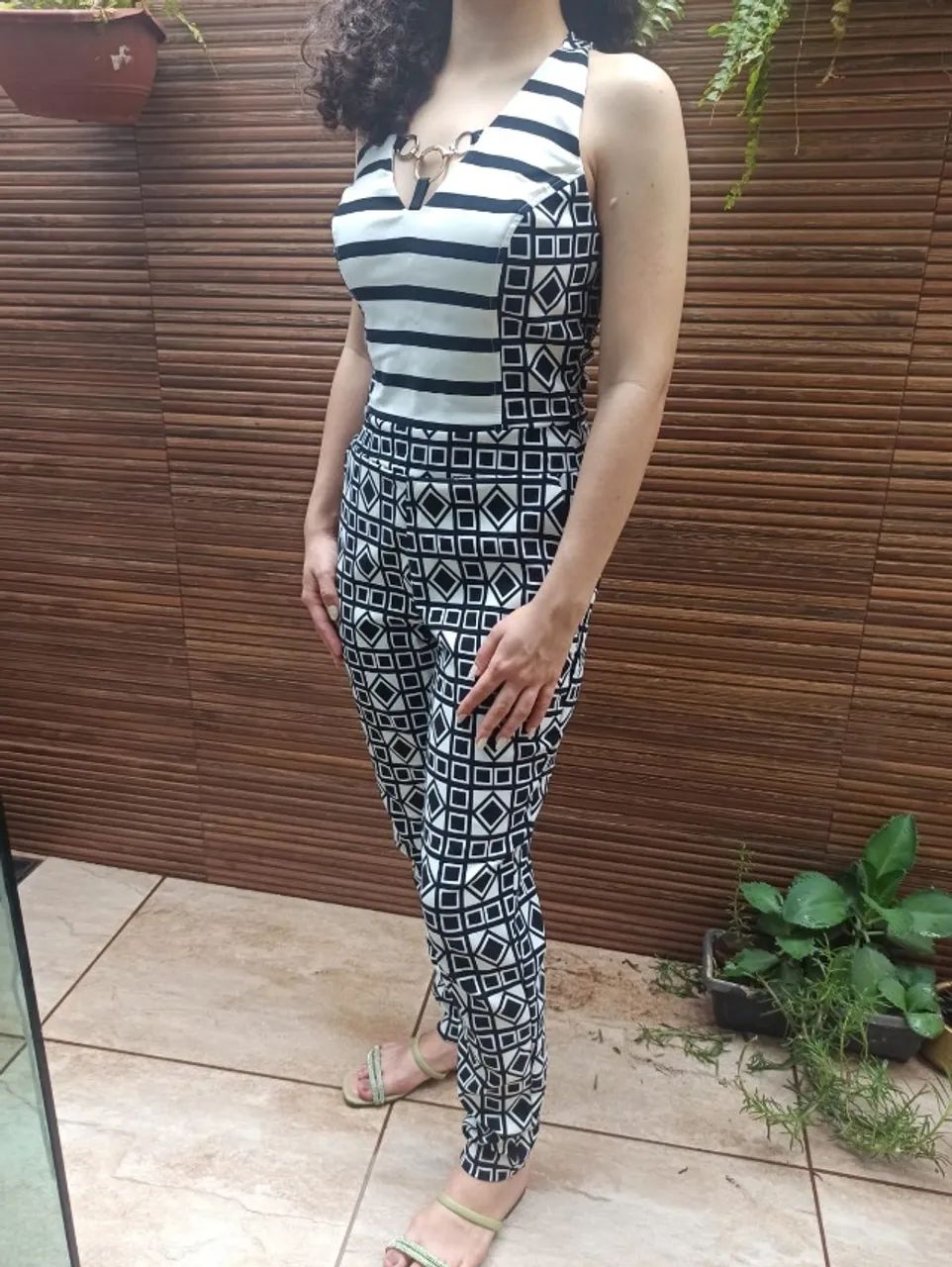 Macacão estampado preto e branco