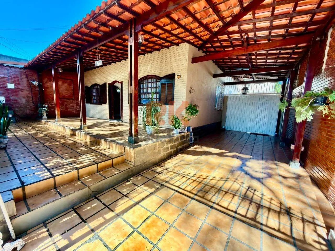 CASA / ALÍPIO DE MELO / LOTE 270 M²