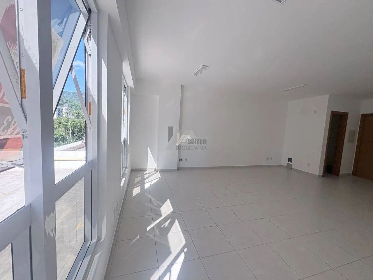 Aluga sala comercial Florianopolis Itacorubi com 42 m2 de área - Foto 3