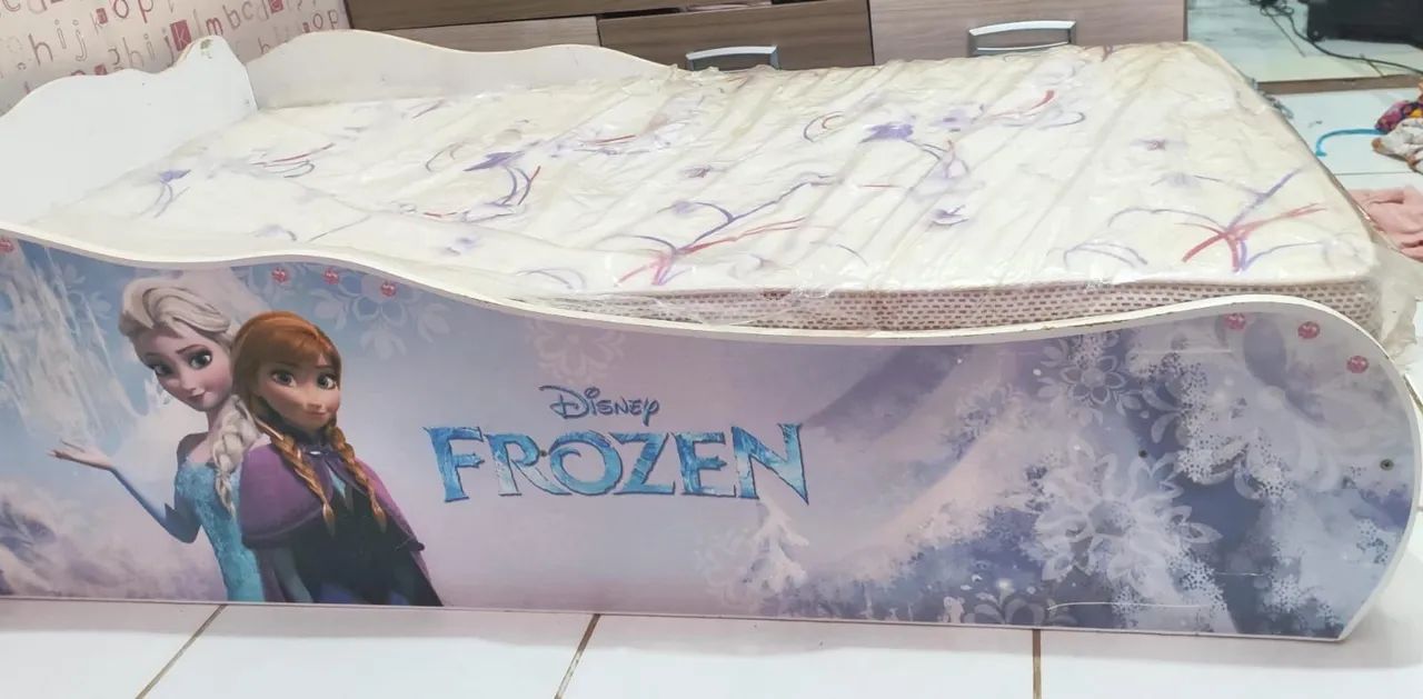 Vendo Cama solteiro Tema Frozen 