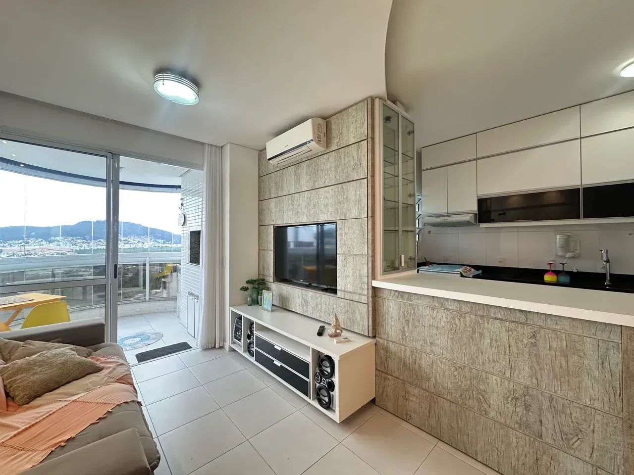 Apartamento mobiliado de 2 quartos com uma suíte e 74m privativos no Itacorubi em Florianó - Foto 5