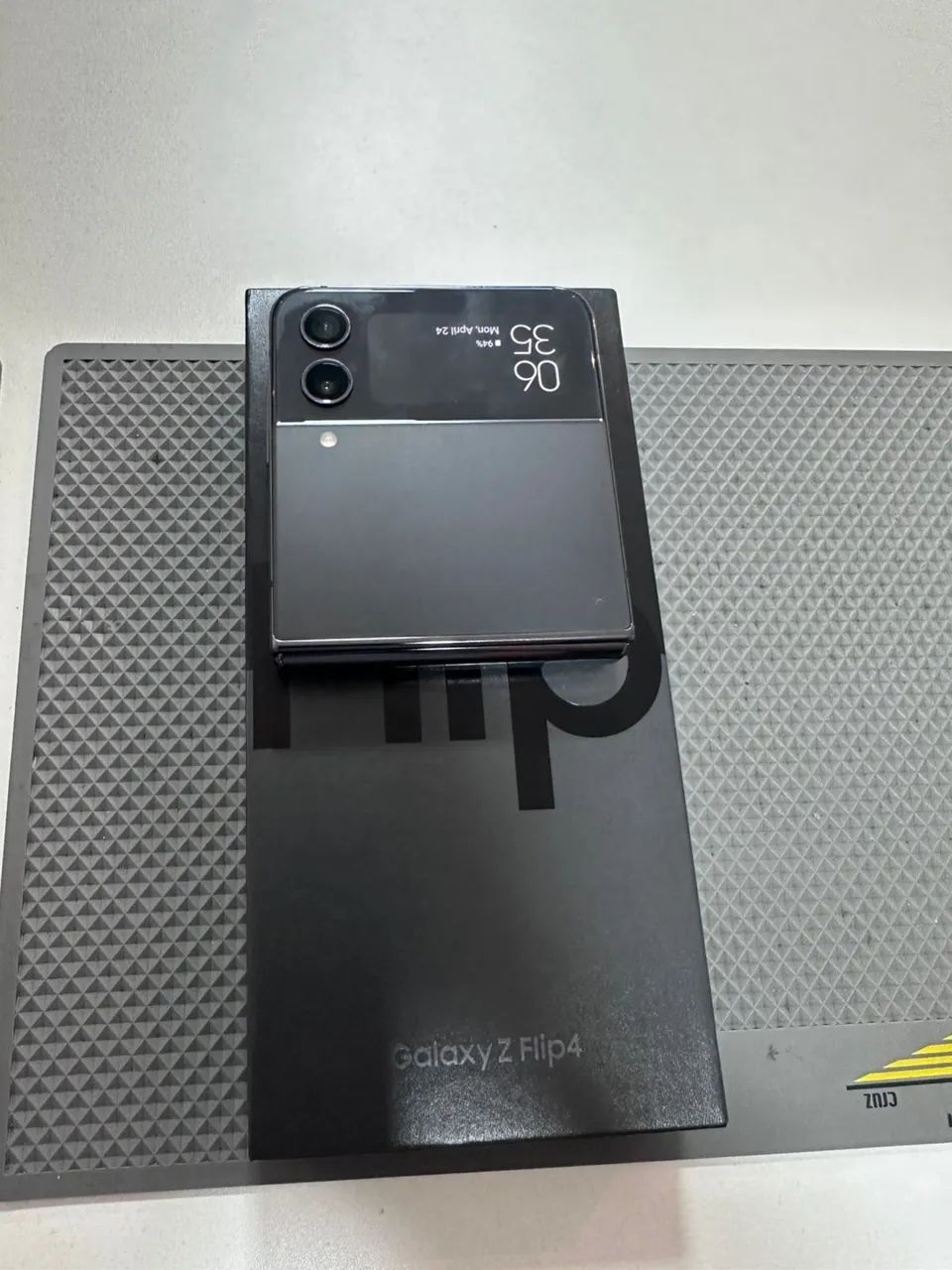 Samsung Galaxy Z Flip 4 - Foto 5