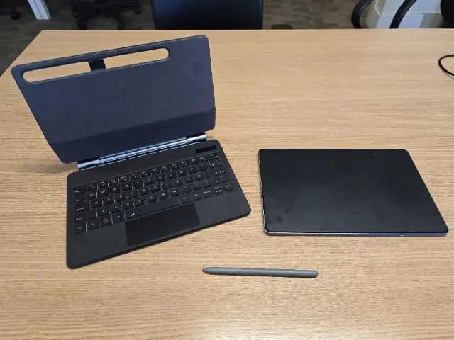 Samsung Tablet S9 FE 5G 128 GB + capa com teclado retroiluminado - Foto 2