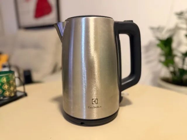 Chaleira Elétrica Electrolux 1,7L Experience com Desligamento Automático (EEK25)