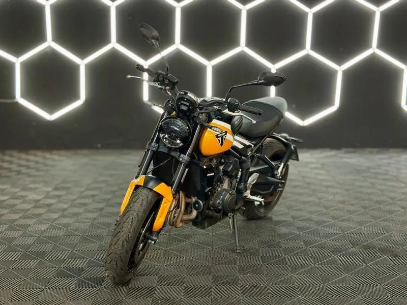 TRIUMPH TRIDENT 660 2026 - Foto 2
