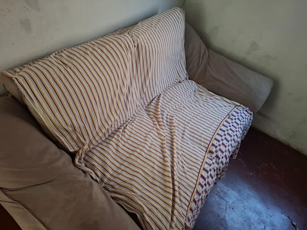 SOFÁ 2 LUGARES E BICAMA USADO  - Foto 2