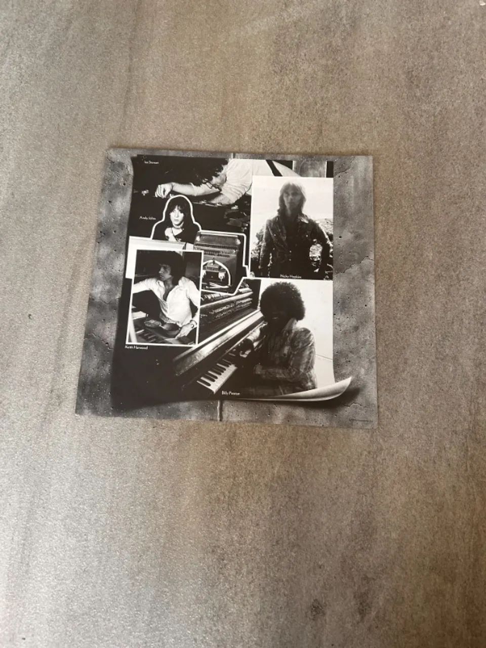 Vinil It's Only rock 'n Roll com encarte  - Foto 3