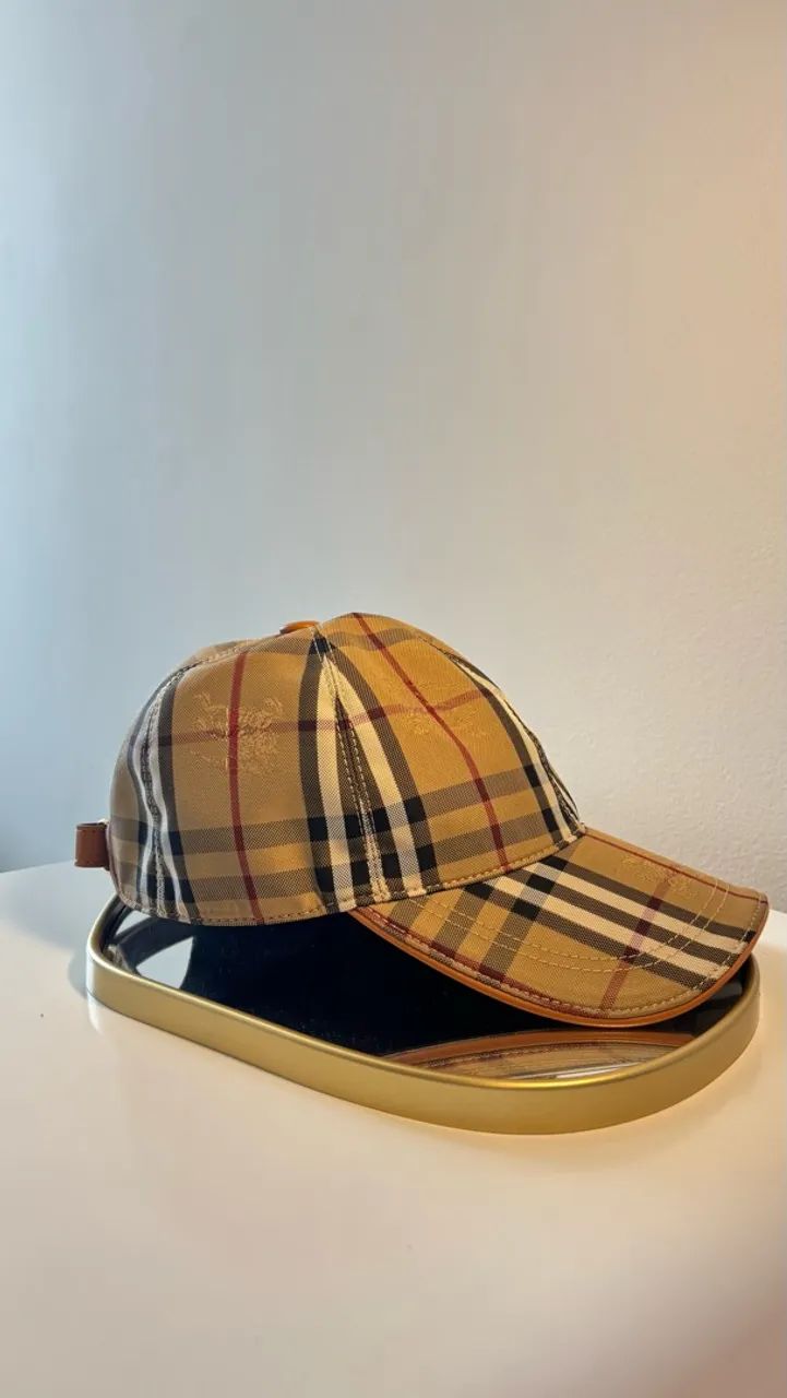 BONÉ BURBERRY - IMPORTADO