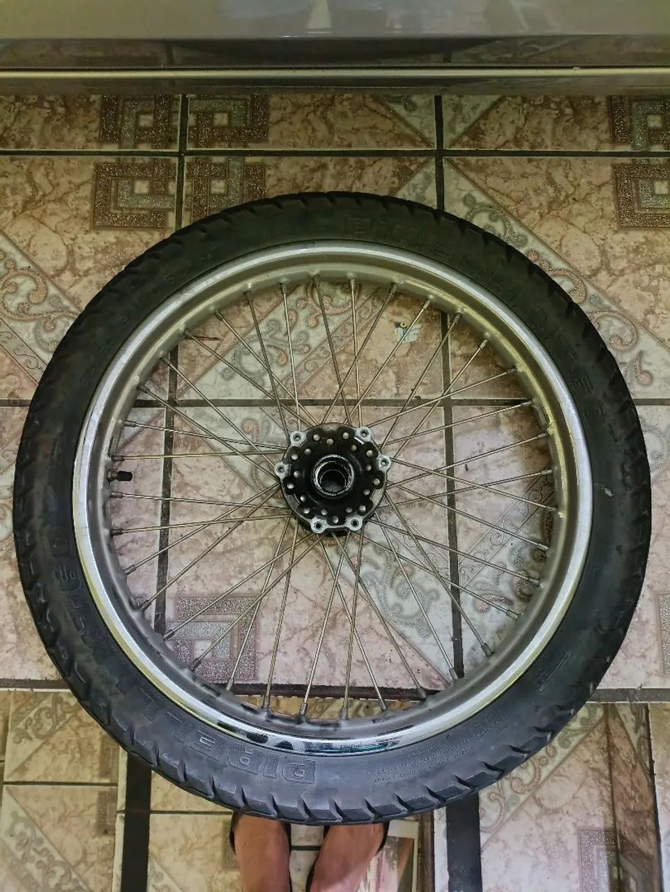 Roda xtz crosser 150 nova alinhada e com pneu Pirelli  - Foto 2