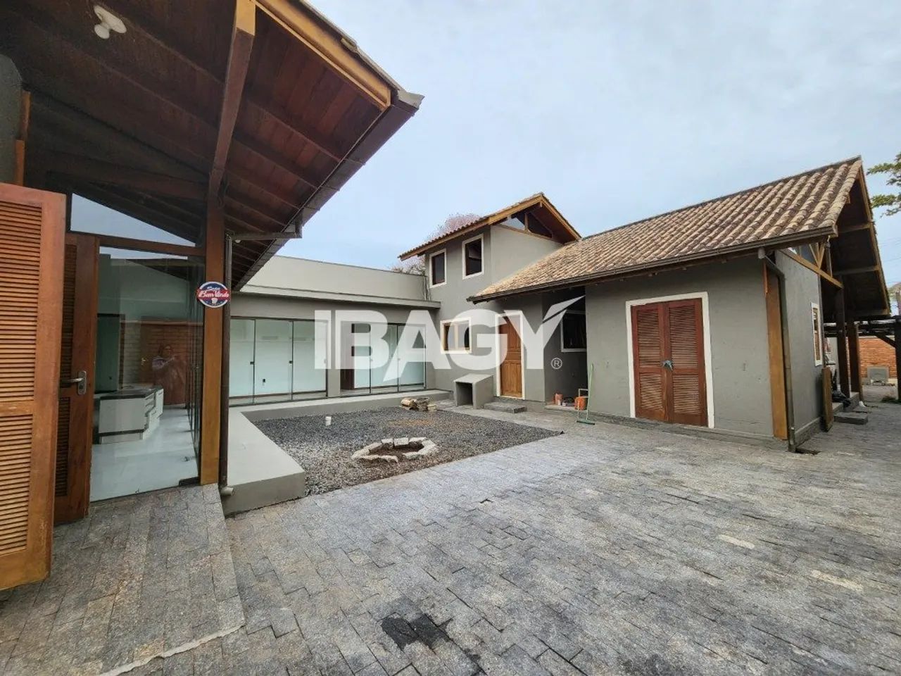 Excelente Casa 4 dormitório(s) em Campeche - Florianópolis - Foto 5