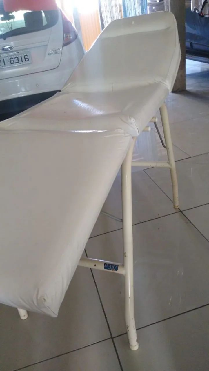 Cadeira para salão e uma maca - Foto 2