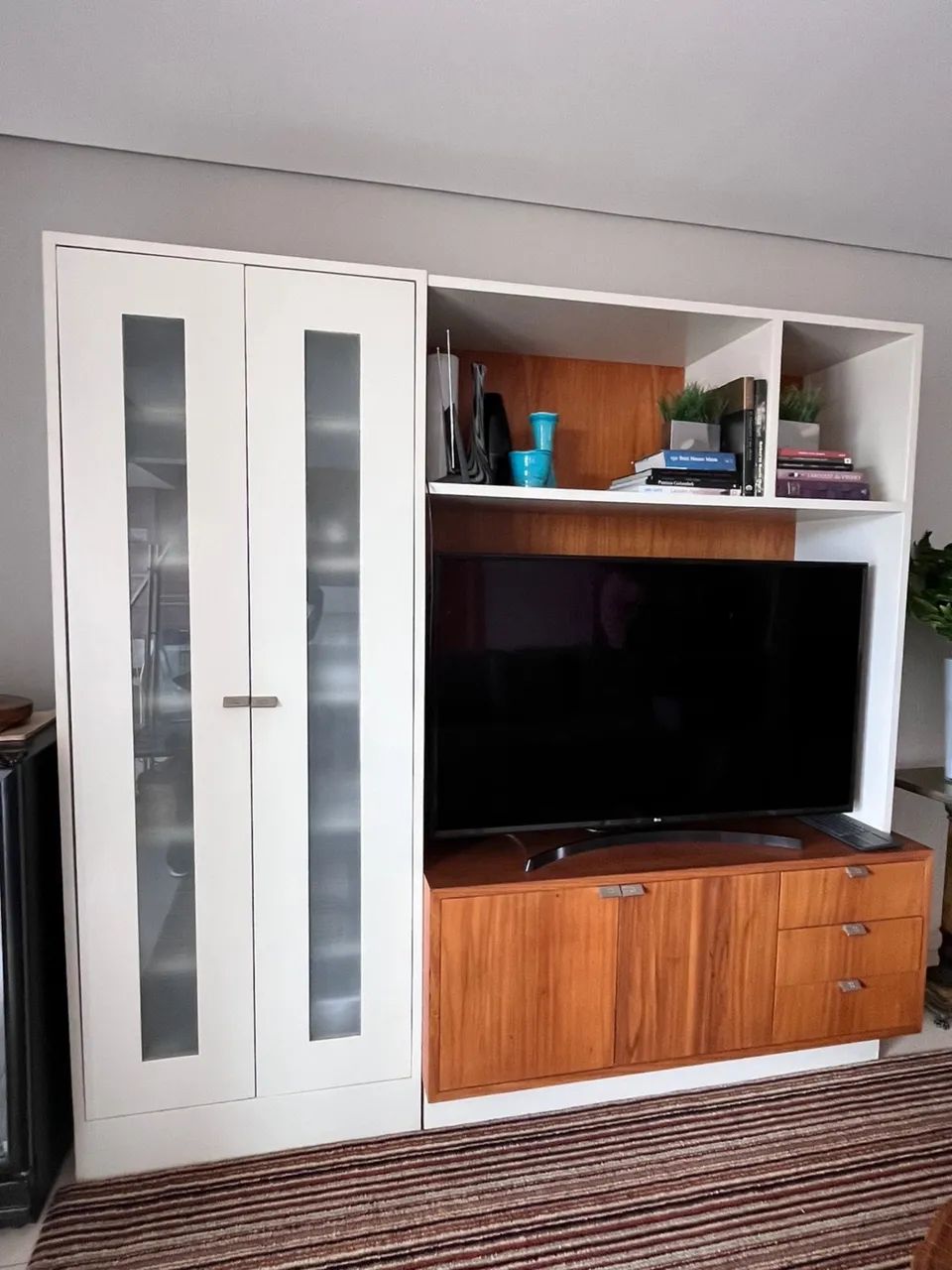 Estante / Armário / Hack para TV