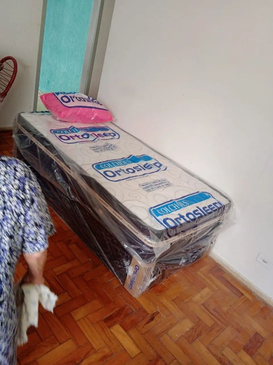 Cama solteiro box e colchão 