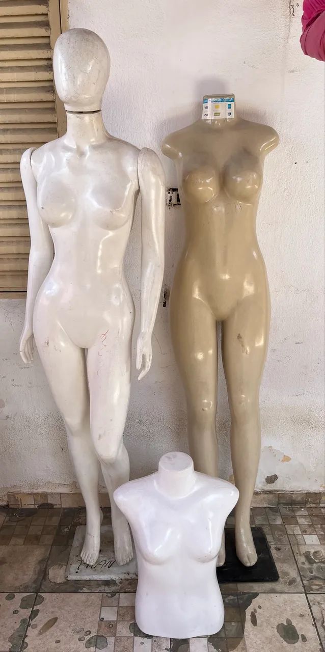 Vendo 3 manequins feminino 