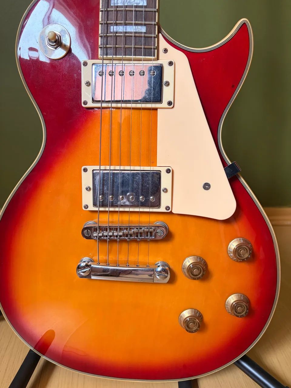 Guitarra Strinberg LPS230 + Strap + cabos + case  - Foto 4