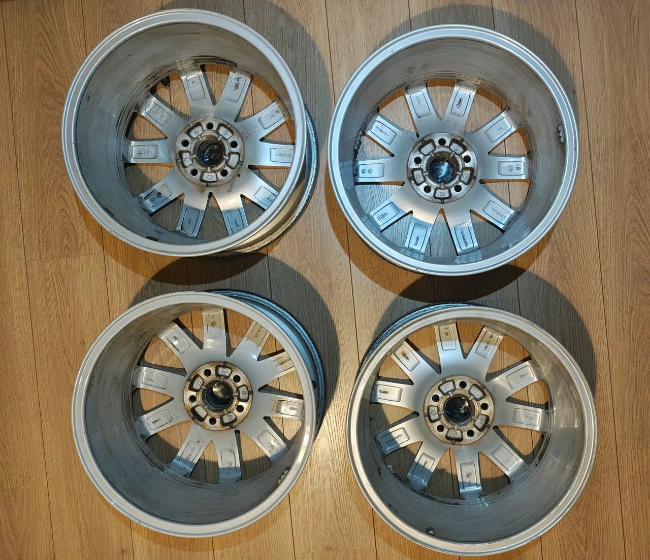 Rodas Originais VW Jetta Variant 5x112 Aro 17 Tala 7 - excelente