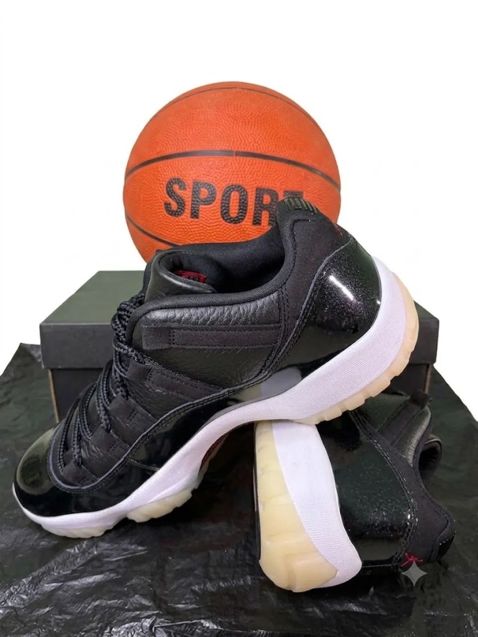 Air Jordan 11 Retro Low 