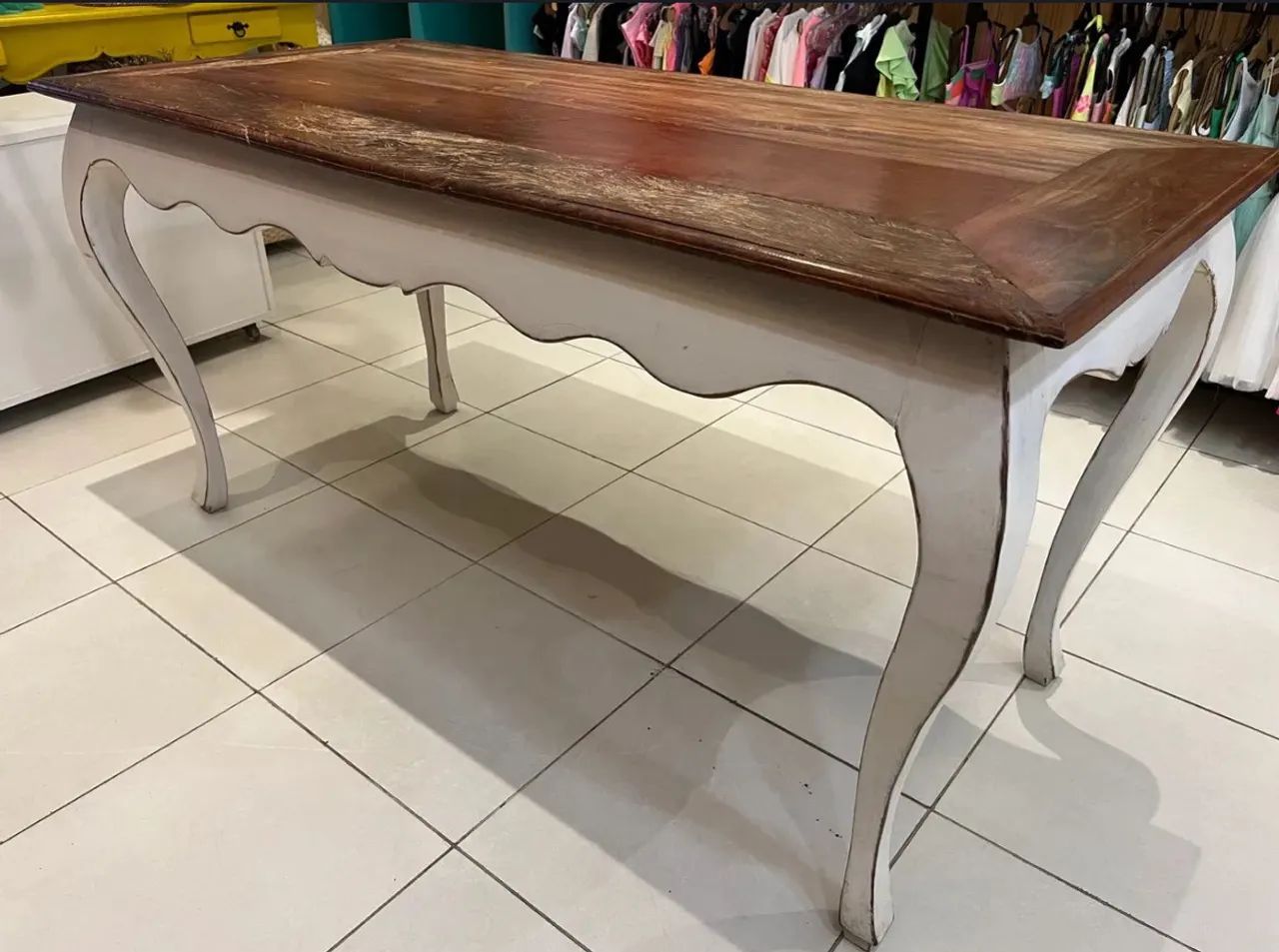 Mesa madeira de demolição estilo Luiz XV 