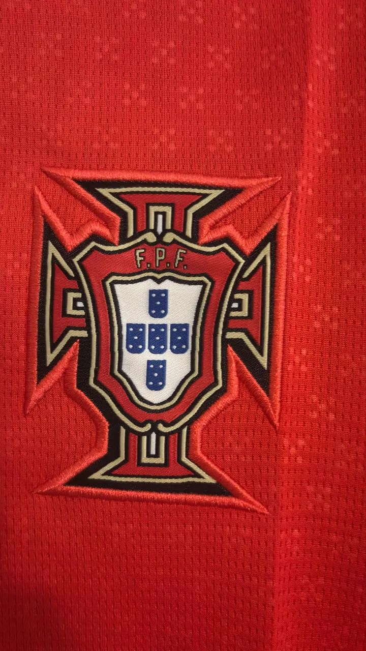 Camisa Portugal I 25/26 Torcedor Puma Masculina - Vermelha - Foto 3
