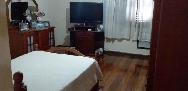 Casarão com 3 quartos e piscina próximo ao tamoio