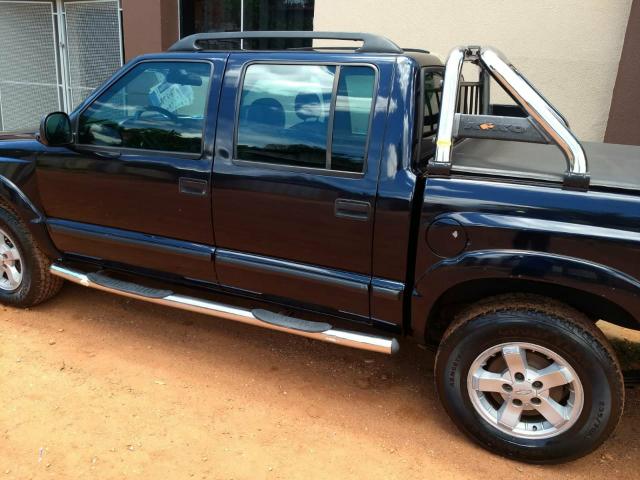 Vendo camionete s10 a diesel completa - Foto 2
