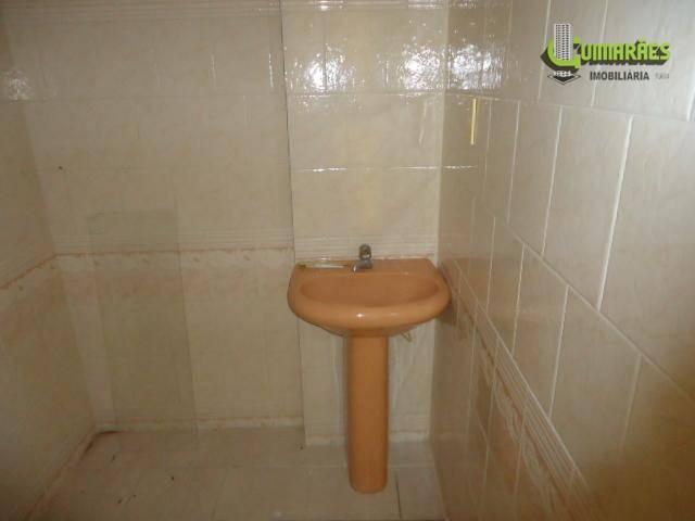 Casa Triplex - Duas salas, cozinha, dois w.c. sendo um suite, escritório, área de serviço. - Foto 16