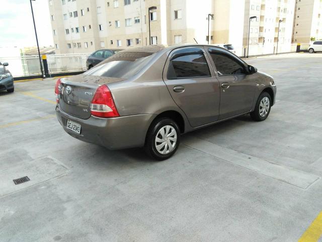 Etios sedan / 2017 / mecânico - Foto 11
