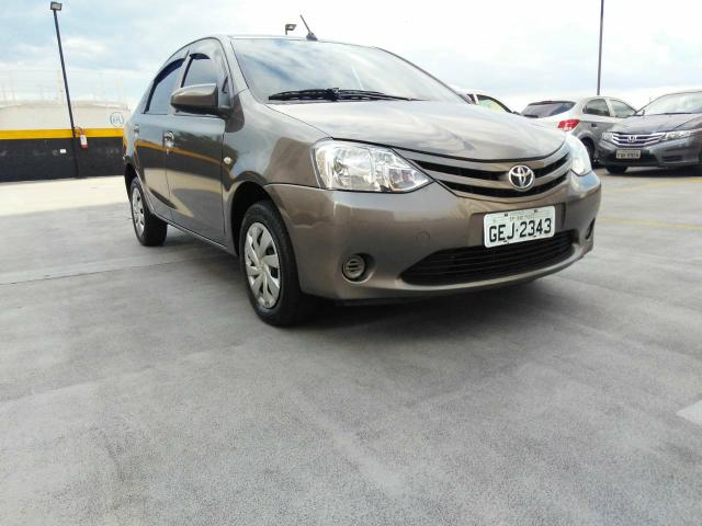 Etios sedan / 2017 / mecânico - Foto 5
