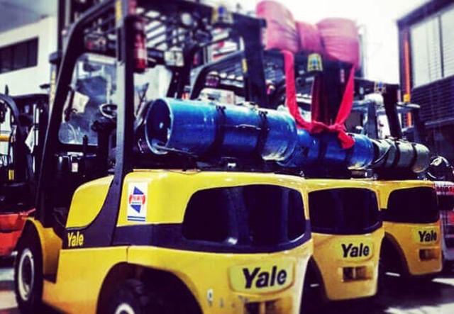 Empilhadeira Yale 2,5t - Foto 2