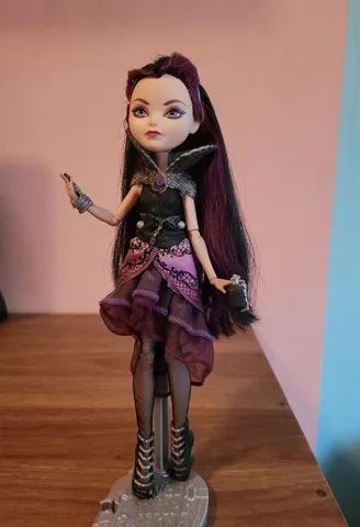 Boneca Ever after High Raven Queen Usada - Artigos infantis