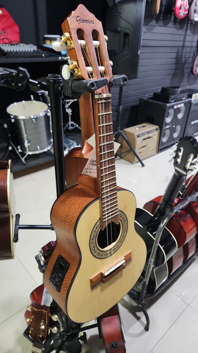 Cavaquinho Giannini Série Raiz, elétrico